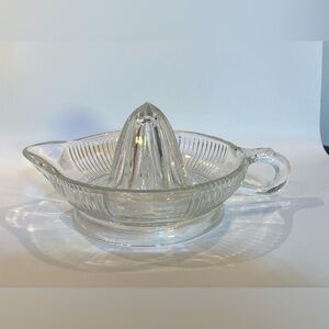 Vintage Clear Glass Citrus Orange Lemon Manual Juicer